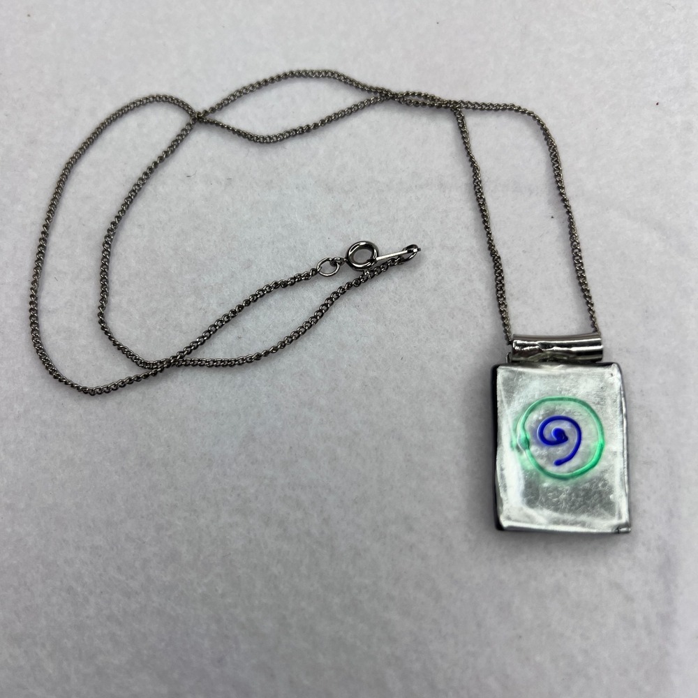 Avon Art Glass Pendant Necklace Modernist Blue Green Spiral Silver Tone 18" - Picture 6 of 7